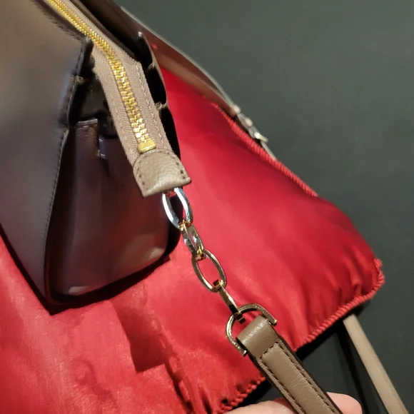 Kate Spade medium crossbody bag. - Picture 4 of 4